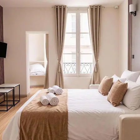 Cozy Louvre Saint Honore By Melvane *
